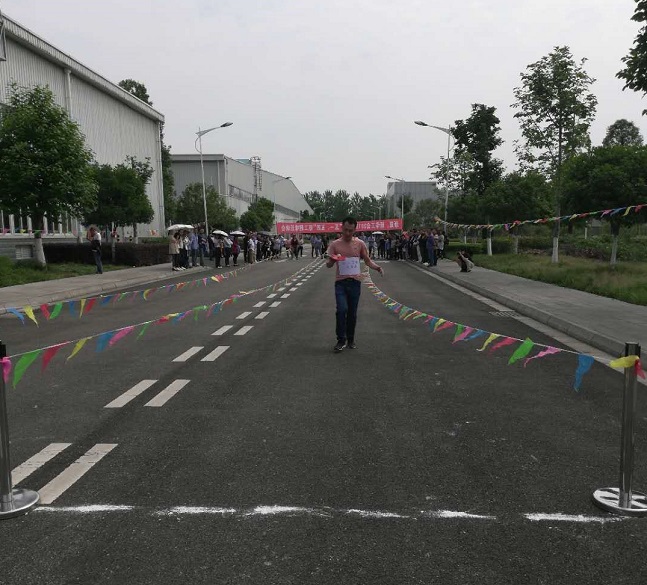 接力赛2.jpg 接力赛2.jpg